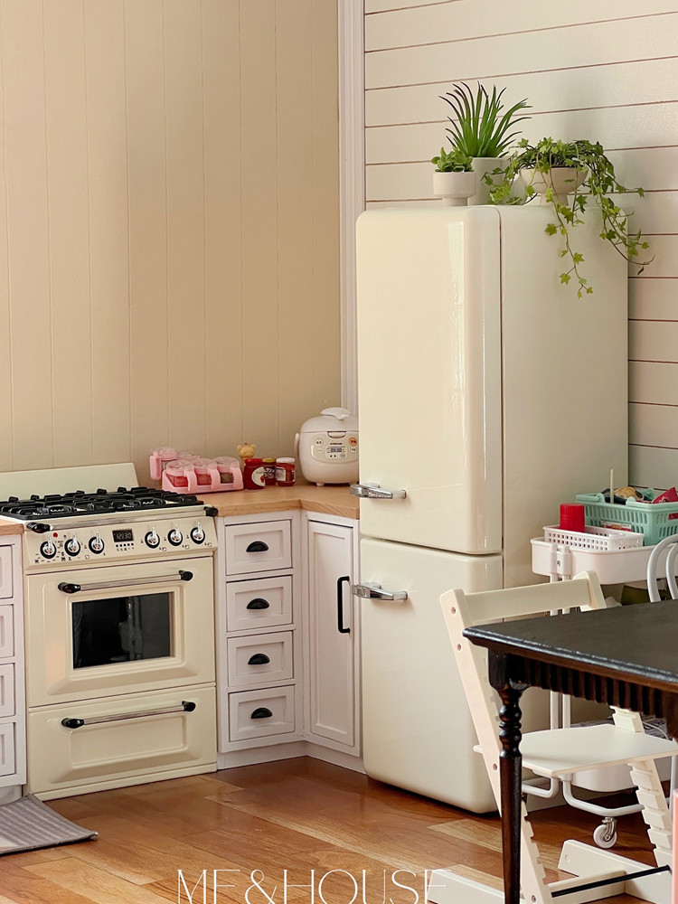 Kitchen Appliances Toys - ドールハウスモデル家具アクセサリー、ライト付き金属冷蔵庫、キッチン家電、bjd、ob11、gsc、ブライス、笑、ミニチュア、1:6
