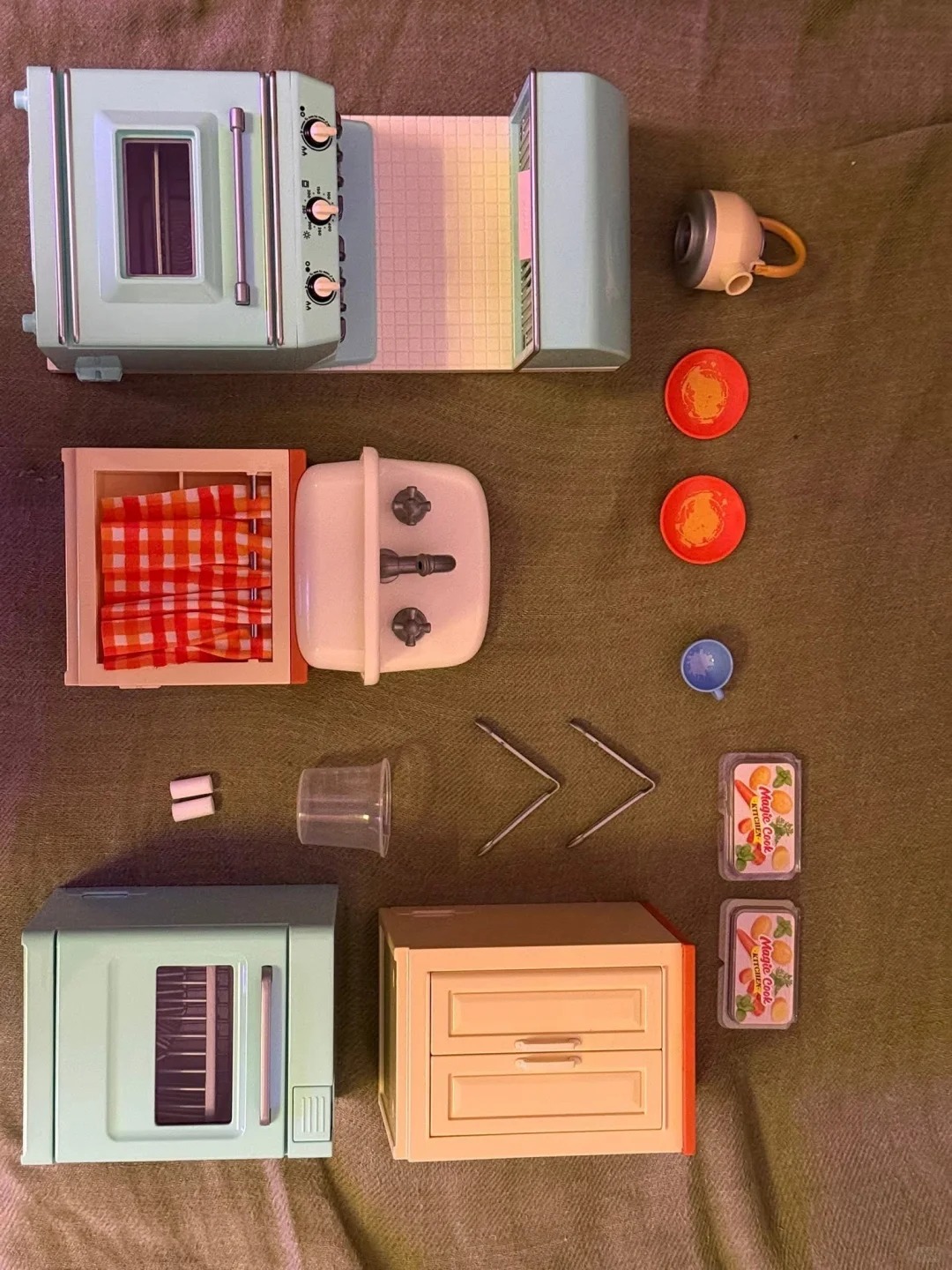 ズル ミニブランド マジッククックキッチンセット サプライズ - Kitchen Appliances Toys のレビューと価格