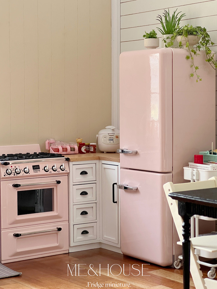 ドールハウスモデル家具アクセサリー、ライト付き金属冷蔵庫、キ - Kitchen Appliances Toys のレビューと価格